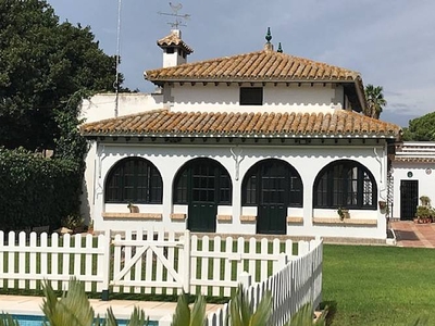 Villa 5 min playa, jardín y piscina de agua salada