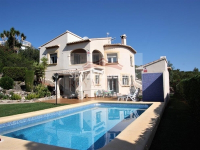 Villa independiente en venta en El Ràfol d'Almúnia