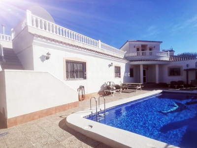 Villa independiente en venta en Las Lomas del Rame-Bahía Bella, Los Alcázares