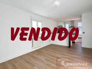 Ático en venta en Calle de Venus en Valderas-Los Castillos-Parque Lisboa por 165,000 €