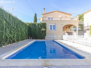 Bonita casa con piscina a 500 mts de la playa en Calafat - Tiene HUTTE