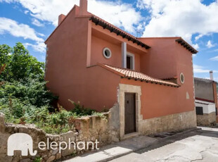 Casa en venta en Hoyo de Pinares en El Hoyo de Pinares por 158,000 €