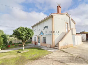 Casa en venta en Lugar de Nebrixe en Cambre (Santa Maria) por 220,000 €