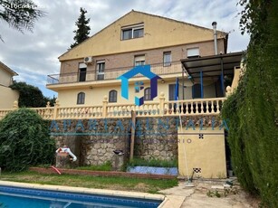 Oportunidad Única: Excepcional Chalet Independiente en Sansueña