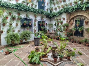 ¡¡¡ Preciosa casa enorme con patio cordobés !!!