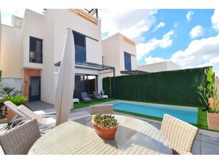 Villa en Venta en Benijófar, Alicante