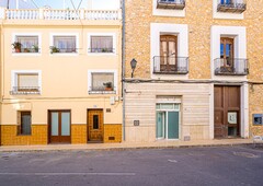 Casa adosasa en Pz Mayor de Sella, Alicante