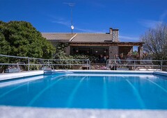 Chalet Rio Tera. Piscina, bodega