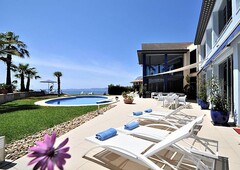 Villa de lujo BAY BLUE con vistas al mar , aire acondicionado y wifi de fibra optica - WiFi Gratis