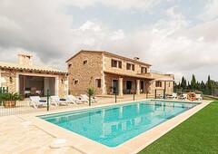 VILLA SA BASSA. Beautiful Mallorcan villa for up to 10 people with pool and sea view.