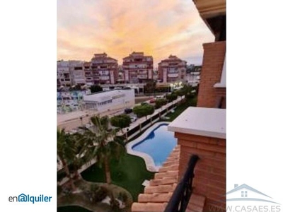 Alquiler de Piso 4 dormitorios, 2 baños, 1 garajes, , en Roquetas de Mar, Almeria