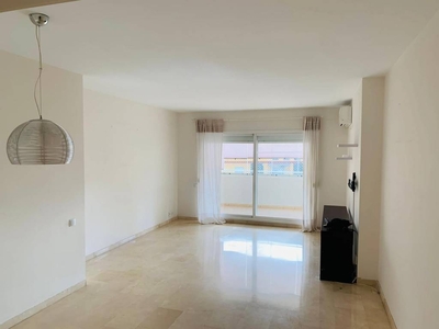 Alquiler Piso Algeciras. Piso de tres habitaciones Quinta planta con terraza