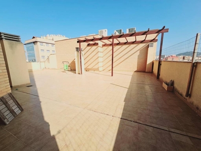Alquiler Piso Cartagena. Piso de cuatro habitaciones en Ramon Y Cajal 67. Sexta planta con terraza