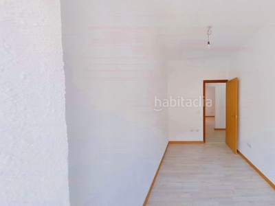 Alquiler piso con 2 habitaciones en Pradolongo Madrid
