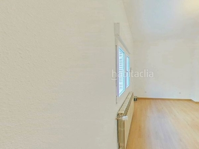 Alquiler piso con 3 habitaciones en Pradolongo Madrid