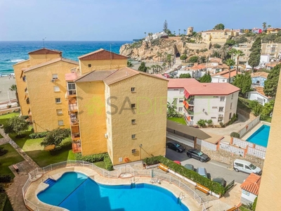 Alquiler Piso Rincón de la Victoria. Piso de dos habitaciones en Avenida Del Mediterraneo. Buen estado octava planta con terraza