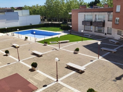 Alquiler Piso Valladolid. Piso de una habitación en Calle Miguel de Unamuno. Primera planta