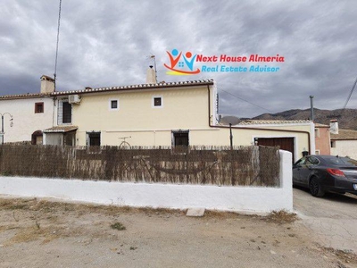 Casa adosada en venta en Chirivel