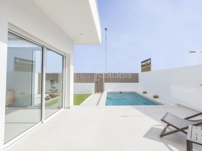 Casa con 3 habitaciones con piscina y jardín en San Javier