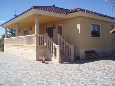 Chalet en venta en Orihuela Costa