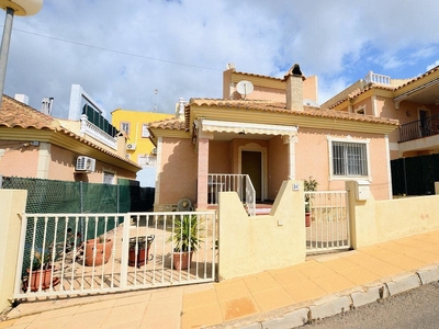 Chalet en venta en Villamartin, Orihuela, Alicante