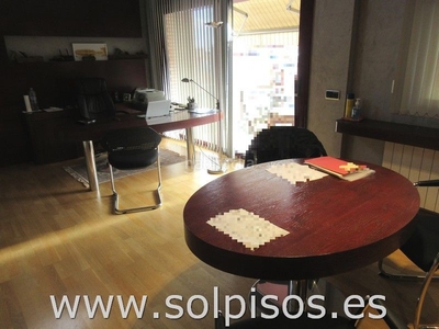 Dúplex con 3 habitaciones con ascensor, calefacción y aire acondicionado en Prat de Llobregat (El)