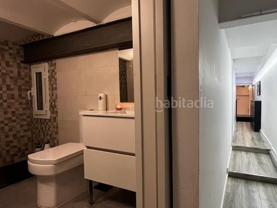 Dúplex tres habitaciones dos baños en El Camp de l´Arpa del Clot Barcelona