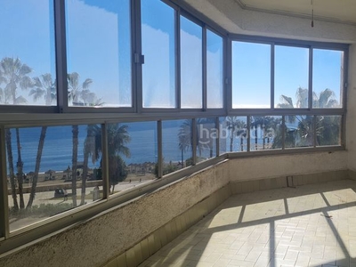Piso vivienda con vistas al mar, 5 dormitorios, terraza, garaje y trastero en Málaga