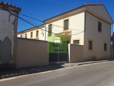 Venta Casa unifamiliar en Calle Corralon Moraleja del Vino. Buen estado plaza de aparcamiento calefacción individual 263 m²