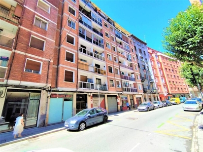 Venta Piso Bilbao. Piso de dos habitaciones en Calle zamakola. Buen estado sexta planta con balcón