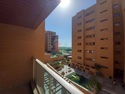 Venta Piso Almería. Piso de tres habitaciones en Avenida Médico Francisco Pérez Company. Segunda planta con terraza