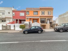 Adosada en Venta en Aguimes Las Palmas