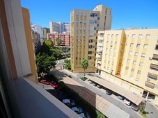 Amplio piso de 1 Dormitorio Con piscina y parking en Torremolinos