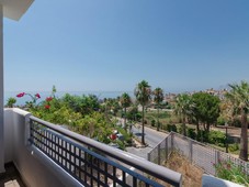 Apartamento en La Alcaidesa con vistas al mar