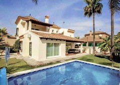 Casa-Chalet en Venta en Nueva Andalucia M?laga