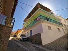 Casa en esquina en Velez- Malaga.