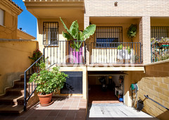 Casa en venta en de 185 m2 Calle Emilia Prados , 18140, La Zubia(Granada).