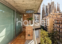 Chalet en venta de 585m?con parcela de 160m? en Calle Marina, 08025 Barcelona.