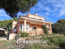 Chalet en venta en Algorfa con 5 dormitorios y 3 ba?os