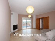 Chalet en venta en Benalm?dena con 3 dormitorios y 3 ba?os