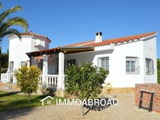 Chalet en venta en Ulldecona con 3 dormitorios y 2 ba?os