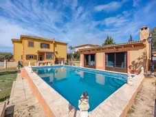 En venta chalet independiente con piscina y vistas panoramicas en zona Sa Torre (Llucmajor).