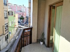 ESCALERITAS-SCHAMANN: En venta piso exterior con balcon