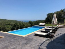 Exceptional villa with sea views