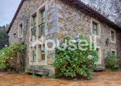 Gran casa en venta de 320 m? y parcela de 6000 m? en Penagos (Cantabria)