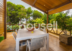 Gran casa en venta de 370 m? de superficie con una parcela de 890 m? de parcela, Benidorm, Alicante