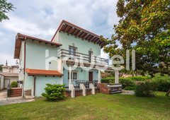 Gran chalet de 256? en venta en Avenida Clar?n ( Salinas ), 33405 Salinas ,Asturias.