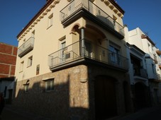 House located in a quiet area close to the beach, shops and restaurants.