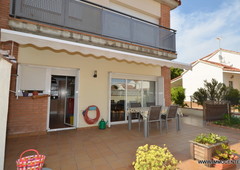 House semidetached with 3 bedrooms, garden, near the beach