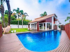 Impresionante casa con piscina privada en venta en El Mas Mel, Calafell.